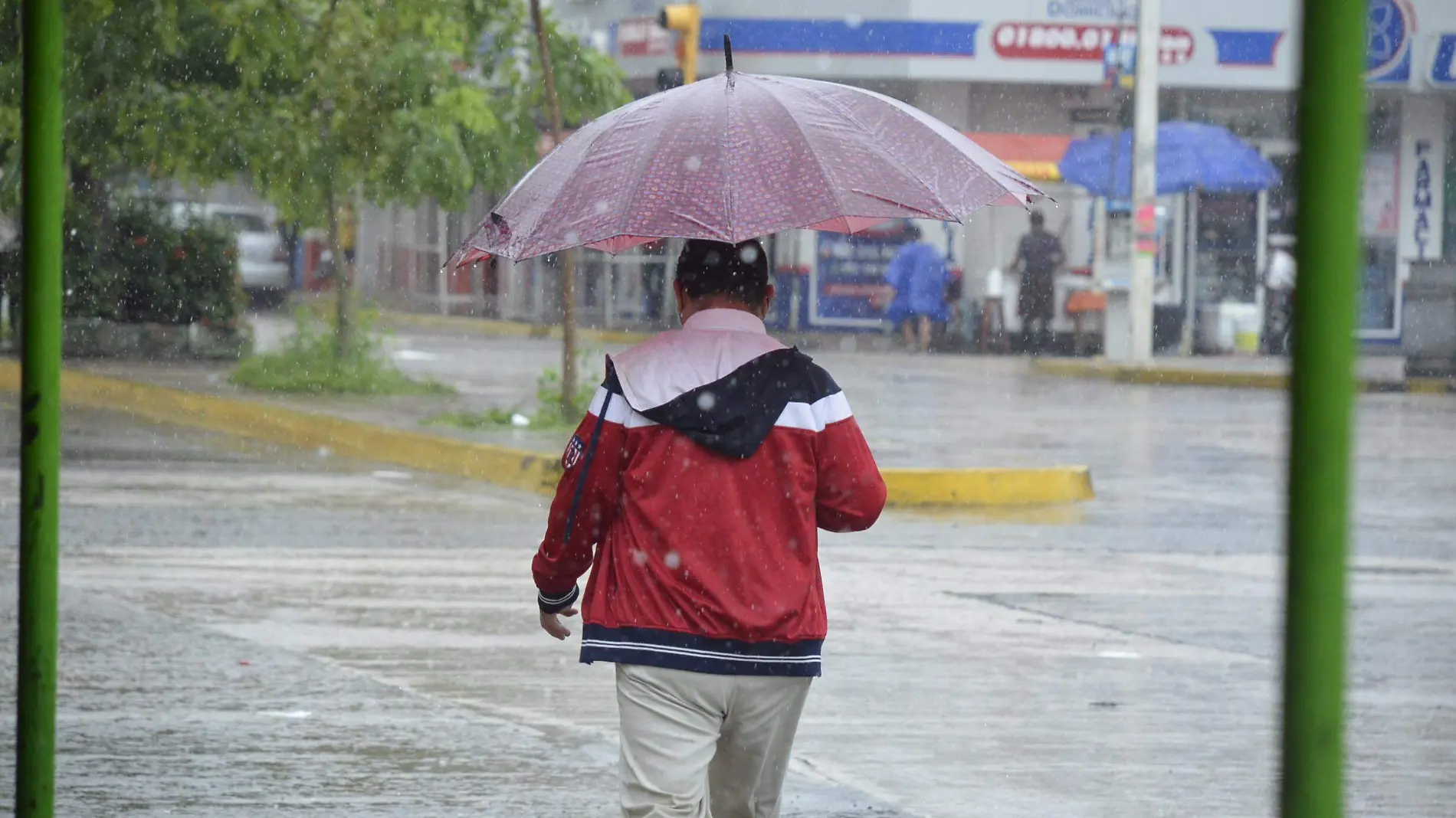 POCO TRASPORTE GENTE EN LAS PARADAS-JCH58